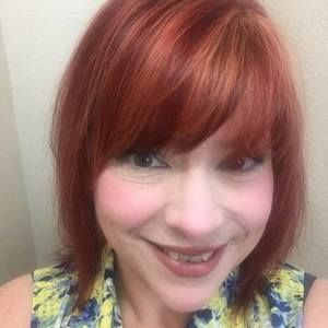 Meet your Posher, Debora